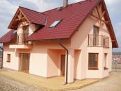 Новые кирпичные дома в пригороде Праги - Добриш